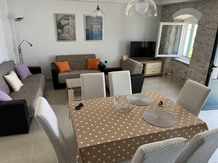 Holiday Home Aria Podgora Buitenkant foto